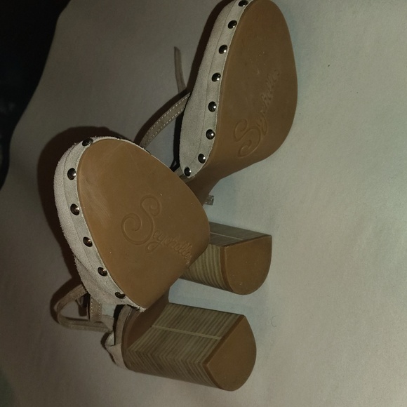 Anthropologie Seychelles Drift Heels.  6 - Picture 4 of 8